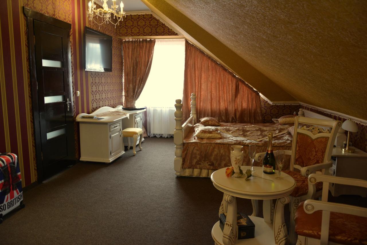 Golden Palace Dubove 外观 照片