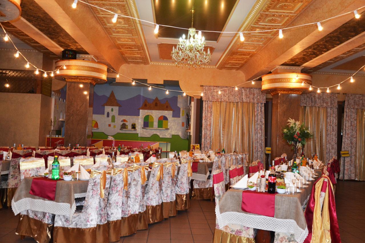 Golden Palace Dubove 外观 照片