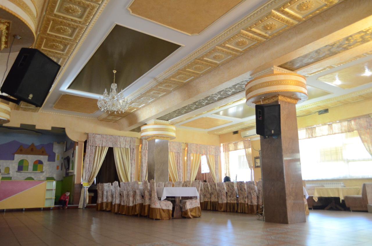 Golden Palace Dubove 外观 照片
