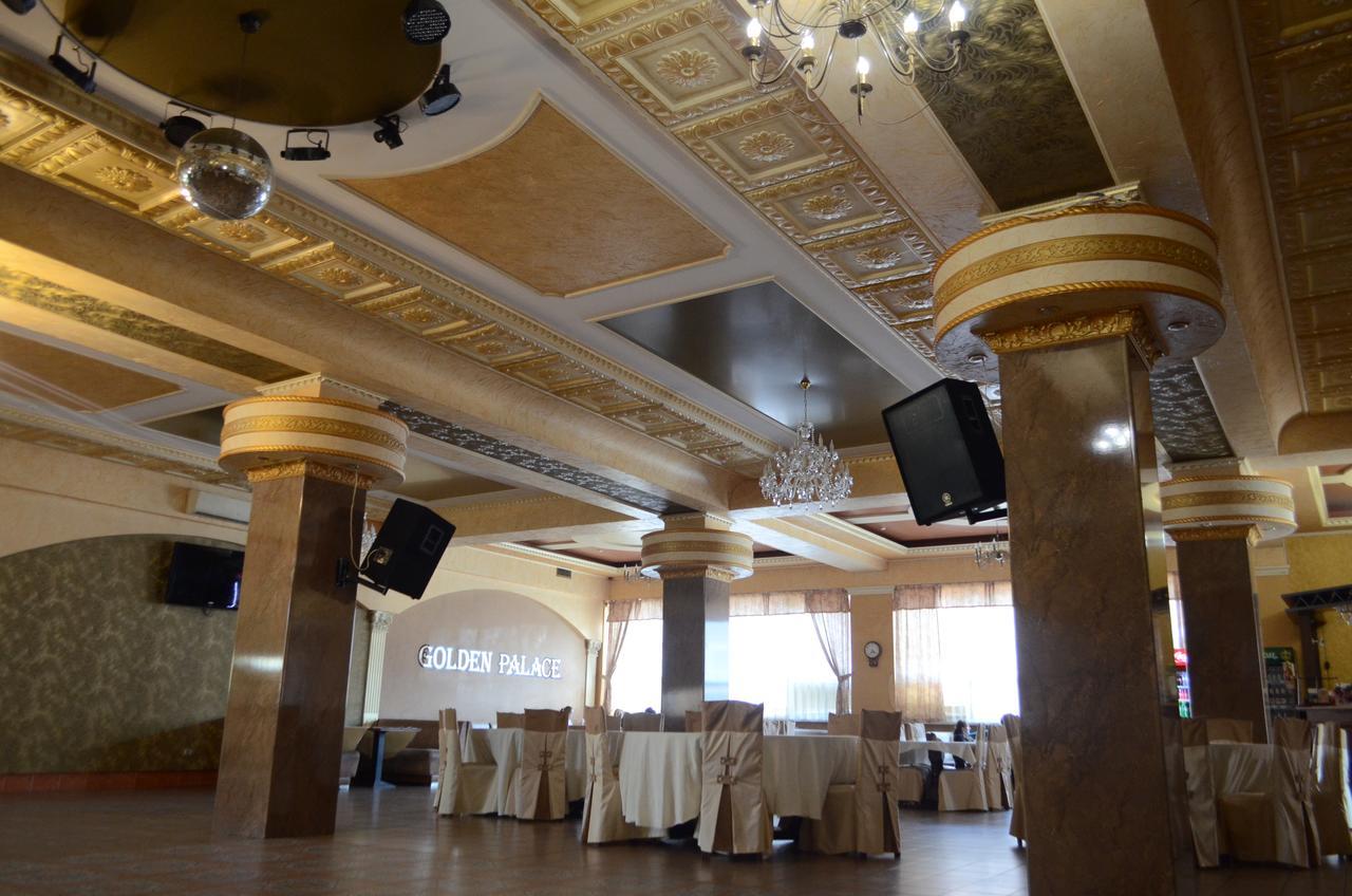 Golden Palace Dubove 外观 照片